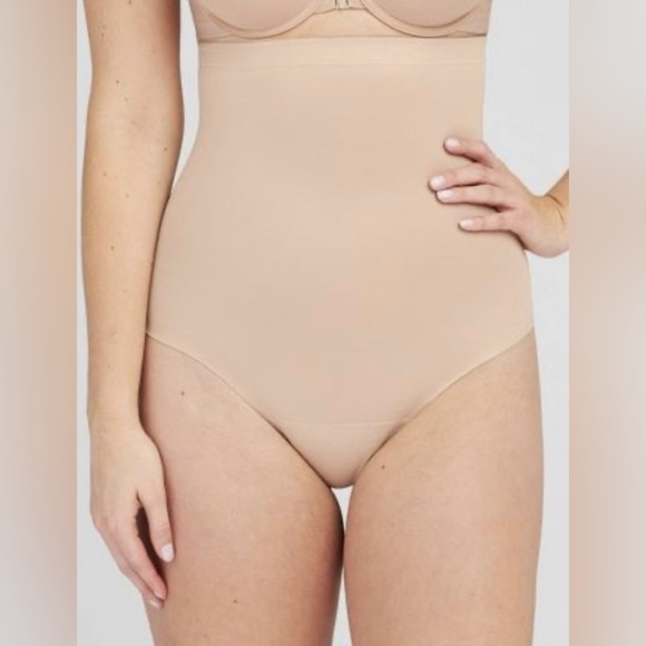 seamless solutions - high waist shaping thong Nude - Picture 5 of 8